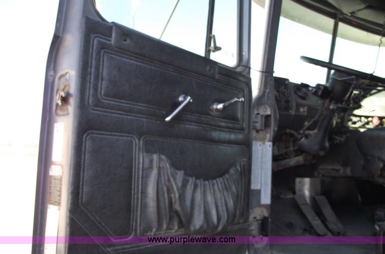 image for item C5715 1999 Mack RD688S dump truck