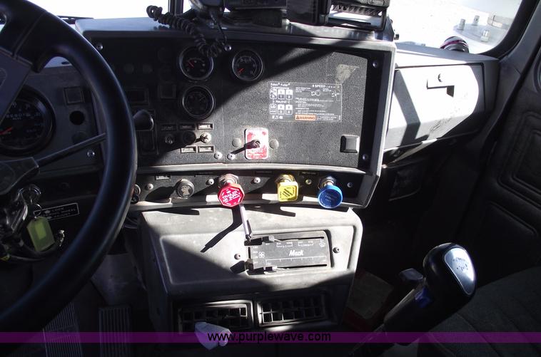 image for item C5715 1999 Mack RD688S dump truck