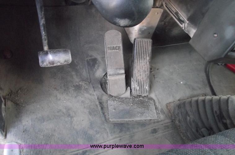 image for item C5715 1999 Mack RD688S dump truck