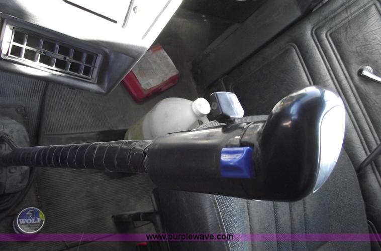 image for item C5715 1999 Mack RD688S dump truck