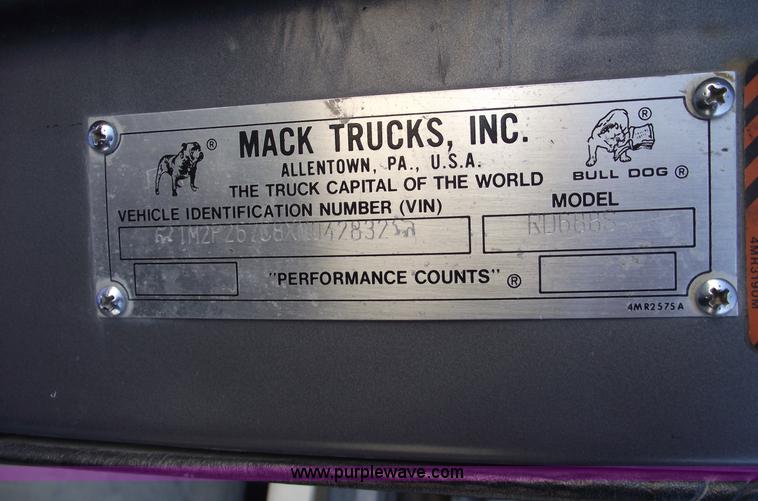 image for item C5715 1999 Mack RD688S dump truck