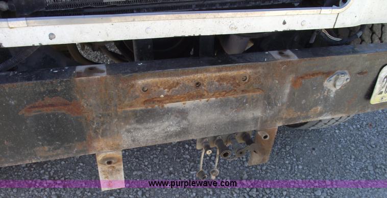 image for item C5716 1999 Mack RD688S dump truck