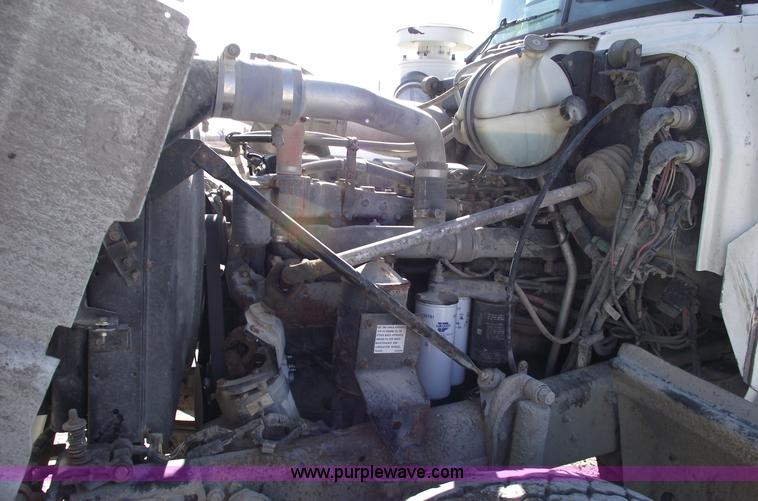 image for item C5716 1999 Mack RD688S dump truck