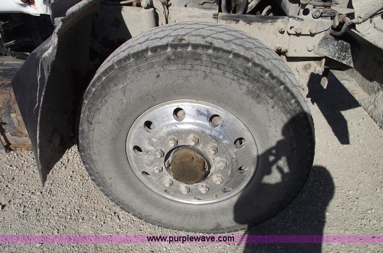 image for item C5716 1999 Mack RD688S dump truck