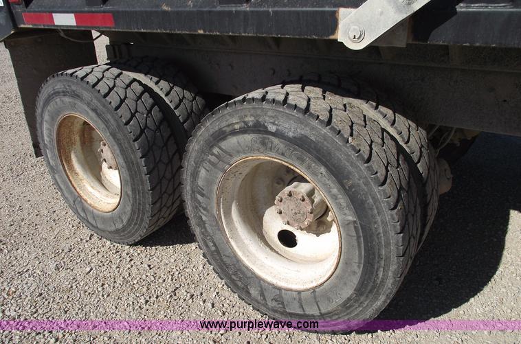 image for item C5716 1999 Mack RD688S dump truck