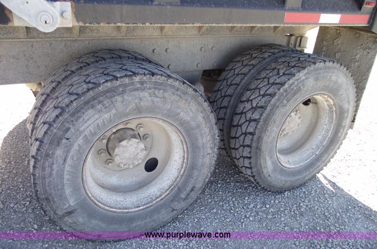 image for item C5716 1999 Mack RD688S dump truck