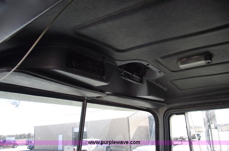 image for item C5716 1999 Mack RD688S dump truck