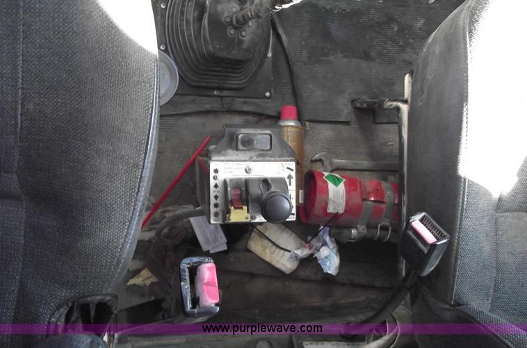 image for item C5716 1999 Mack RD688S dump truck