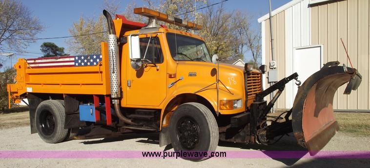 image for item C5717 1997 International 4900 dump truck