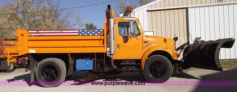 image for item C5717 1997 International 4900 dump truck