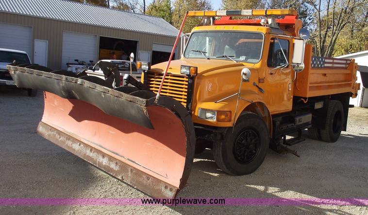 image for item C5717 1997 International 4900 dump truck