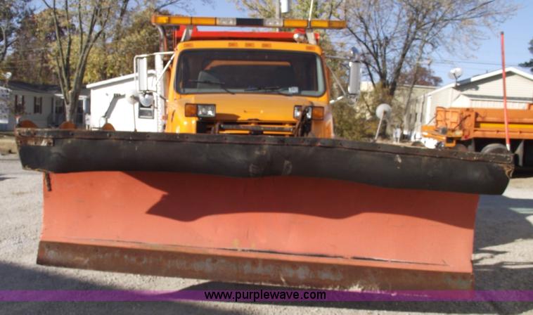 image for item C5717 1997 International 4900 dump truck