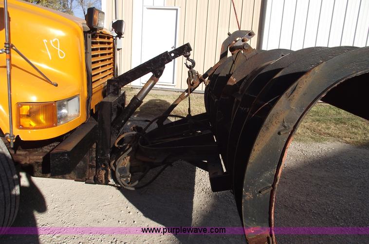 image for item C5717 1997 International 4900 dump truck