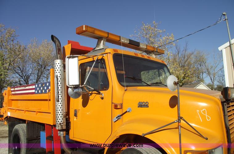 image for item C5717 1997 International 4900 dump truck