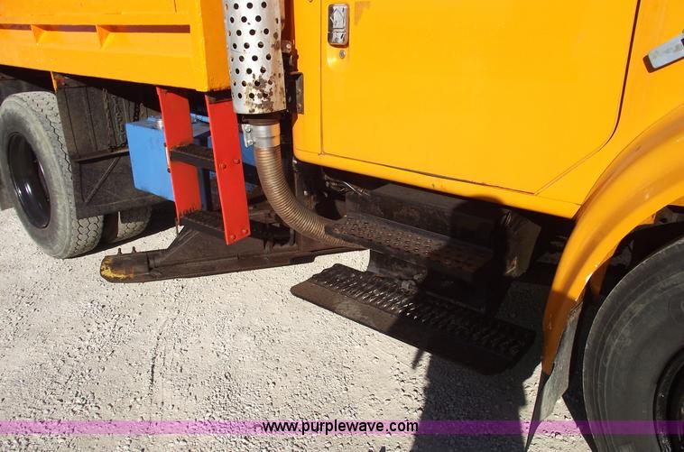 image for item C5717 1997 International 4900 dump truck