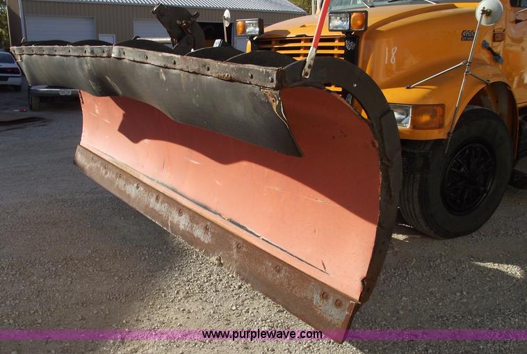 image for item C5717 1997 International 4900 dump truck