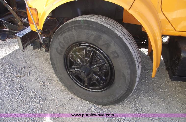 image for item C5717 1997 International 4900 dump truck