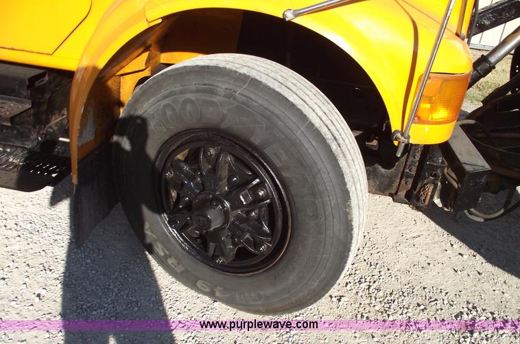 image for item C5717 1997 International 4900 dump truck