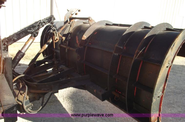 image for item C5717 1997 International 4900 dump truck