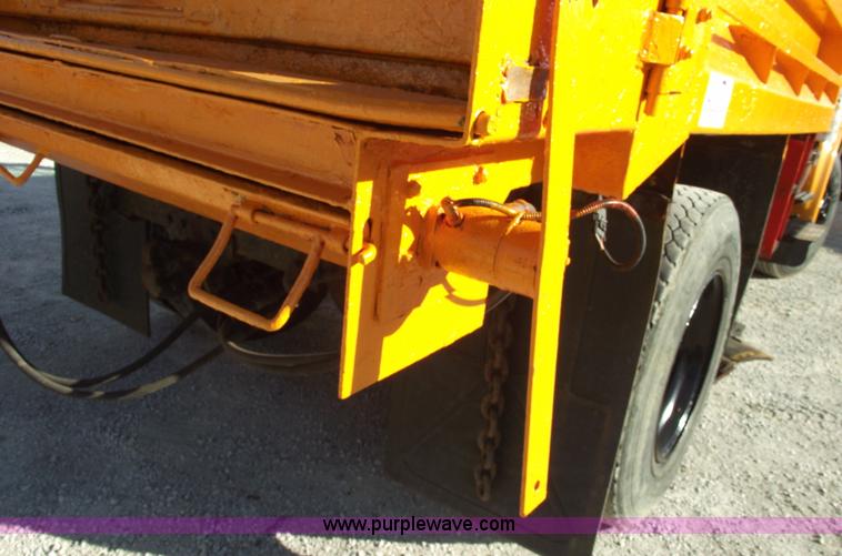 image for item C5717 1997 International 4900 dump truck