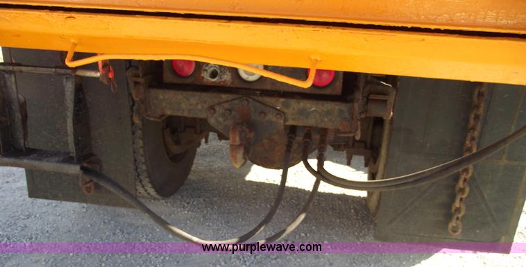 image for item C5717 1997 International 4900 dump truck