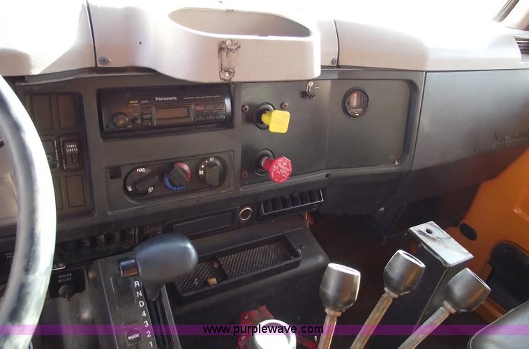 image for item C5717 1997 International 4900 dump truck