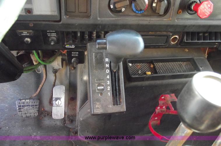 image for item C5717 1997 International 4900 dump truck