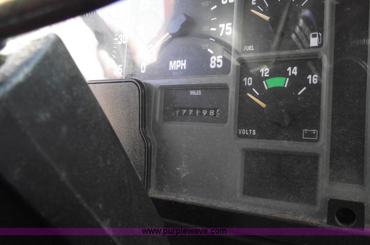 image for item C5717 1997 International 4900 dump truck