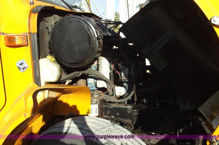 image for item C5717 1997 International 4900 dump truck