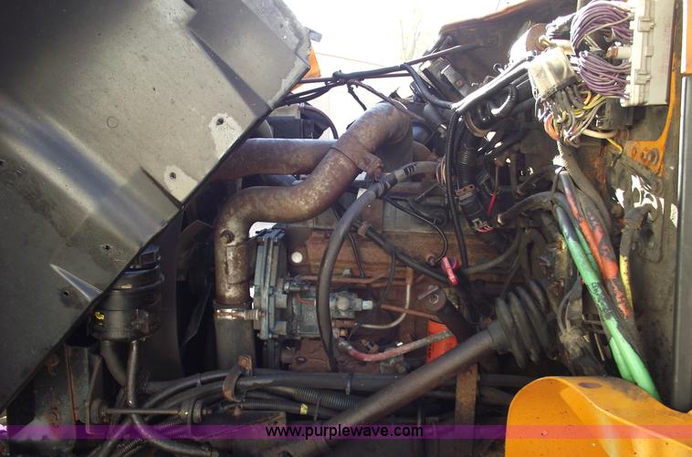 image for item C5717 1997 International 4900 dump truck