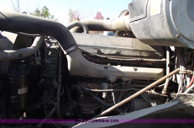 image for item C5753 1993 International 9400 Eagle semi truck