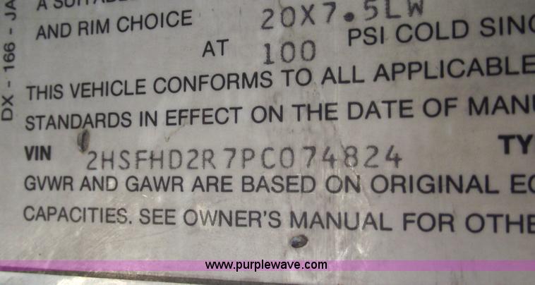 image for item C5753 1993 International 9400 Eagle semi truck