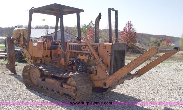 image for item C5755 Case 475 vibratory cable plow