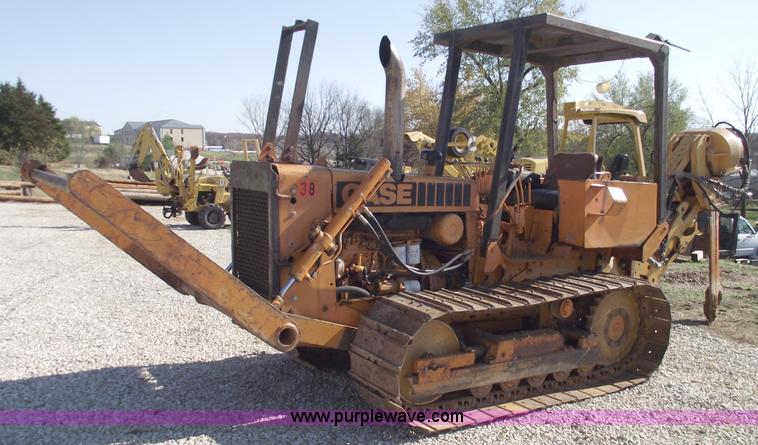 image for item C5755 Case 475 vibratory cable plow
