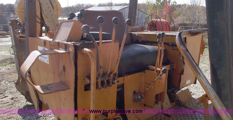 image for item C5755 Case 475 vibratory cable plow