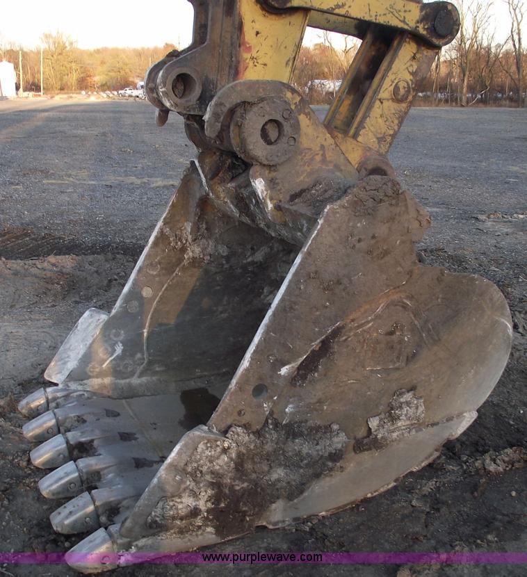 image for item C5794 1992 Caterpillar 325L excavator