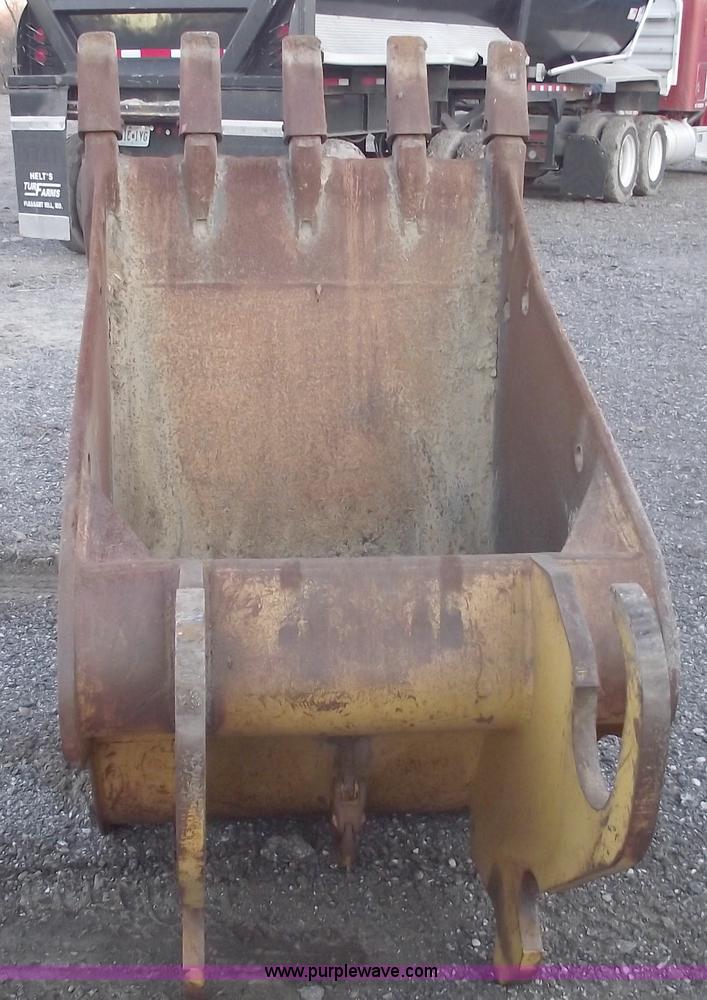 image for item C5796 40" excavator bucket with five teeth