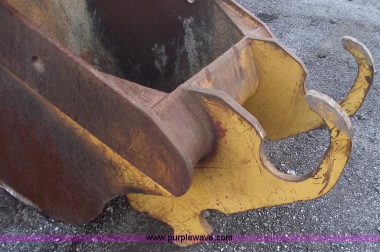 image for item C5796 40" excavator bucket with five teeth