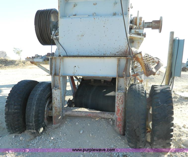 image for item D8604 Universal 4136 crusher