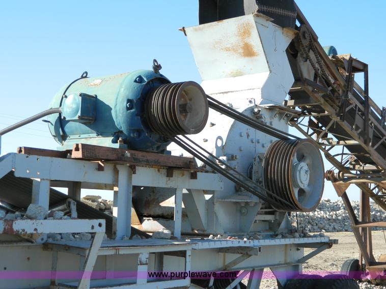 image for item D8604 Universal 4136 crusher