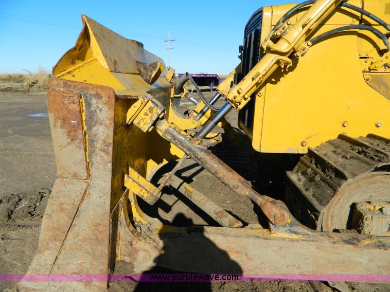 image for item D8609 1988 John Deere 850B Long Track dozer
