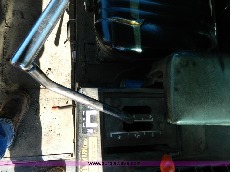 image for item D8609 1988 John Deere 850B Long Track dozer