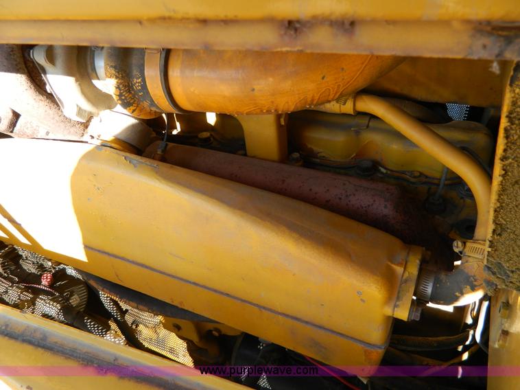 image for item D8609 1988 John Deere 850B Long Track dozer