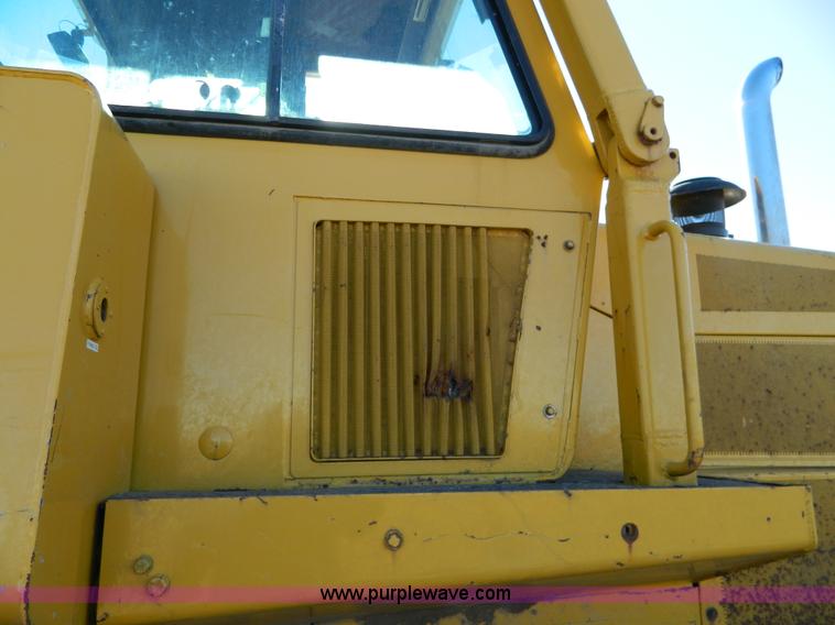 image for item D8609 1988 John Deere 850B Long Track dozer