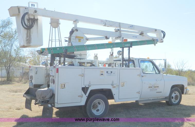 image for item D8610 1989 Chevrolet R3500 utility pickup truck