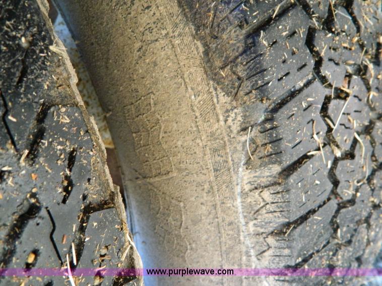 image for item D8610 1989 Chevrolet R3500 utility pickup truck