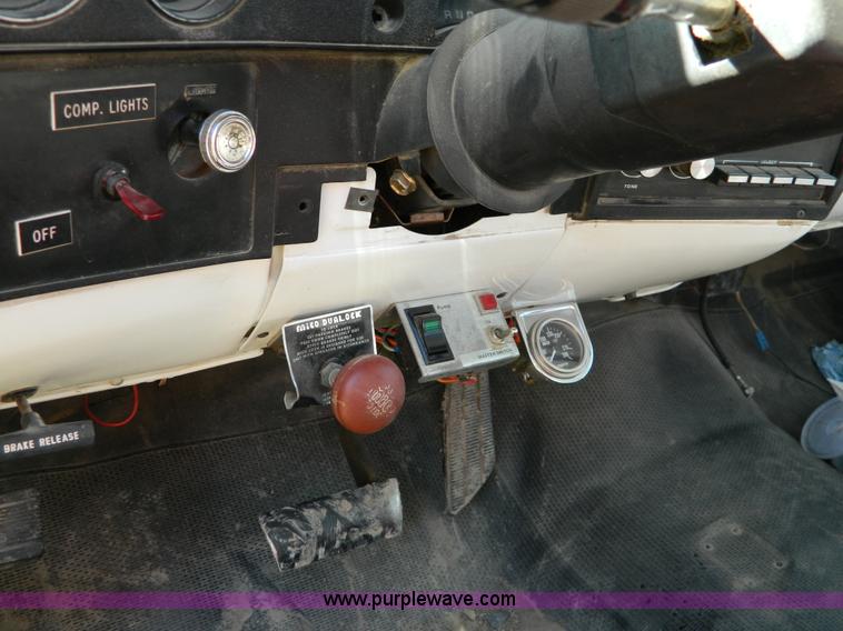 image for item D8610 1989 Chevrolet R3500 utility pickup truck