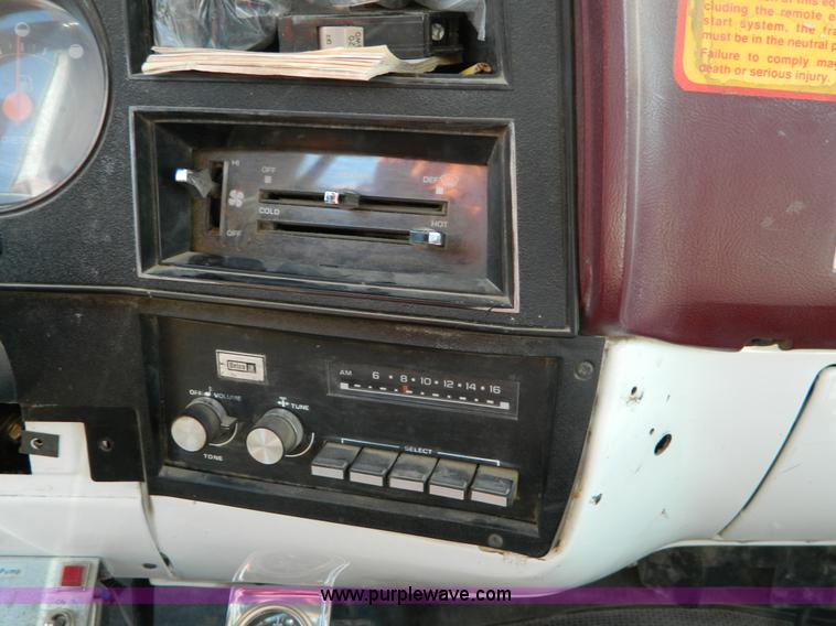 image for item D8610 1989 Chevrolet R3500 utility pickup truck