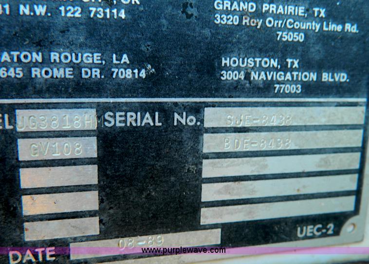 image for item D8610 1989 Chevrolet R3500 utility pickup truck