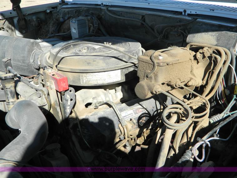 image for item D8610 1989 Chevrolet R3500 utility pickup truck